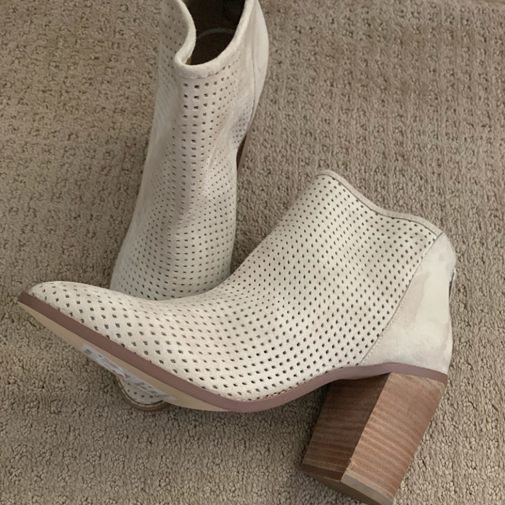 ABOUND Boots 🥾 - Picture 1 of 5